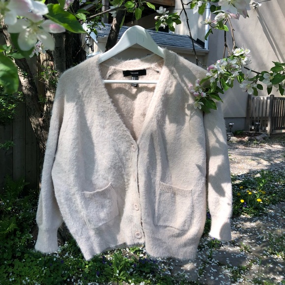 Scandi style super soft cream cardigan sweater, only worn once! Great quality. - Picture 2 of 2